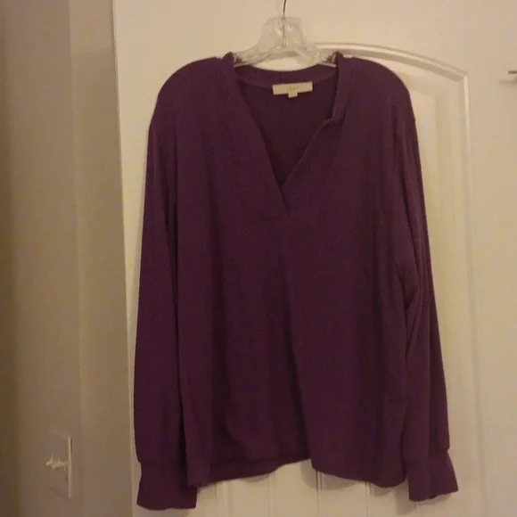 Sweater - Picture 1 of 8